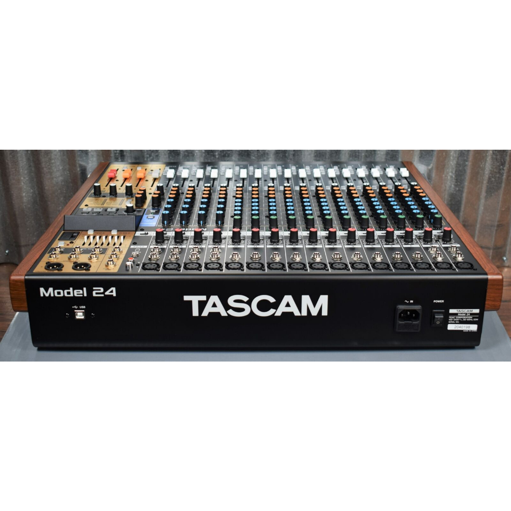 Novo Tascam Model 24 Mixer USB Audio Interface Recorder Controller Demo