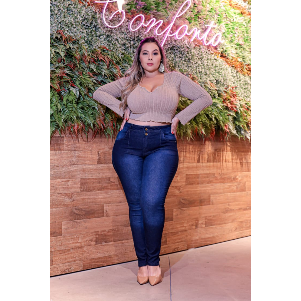 Calça Feminina Jeans Plus Size Mom Cós Alto Tamanho Grande