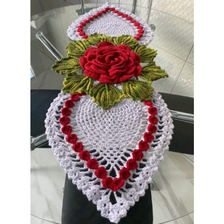 Caminho de mesa em crochê - Mega Rosa