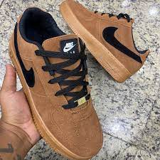 Air force best sale preto e caramelo