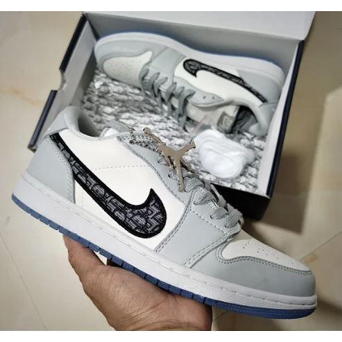 Tênis Nike Air Jordan 1 Retro Low Dior