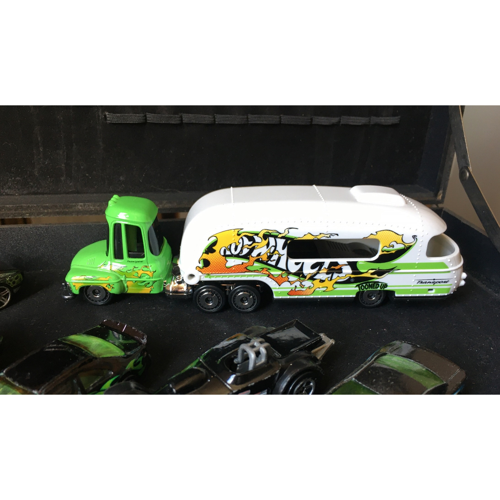 Caminhão de Transporte Hot Wheels com Carrinho - Super Rigs