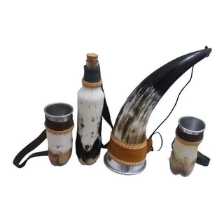 Kit Garrafa , 2 Copos Pé De Bezerro E Guampa Copo Chifre