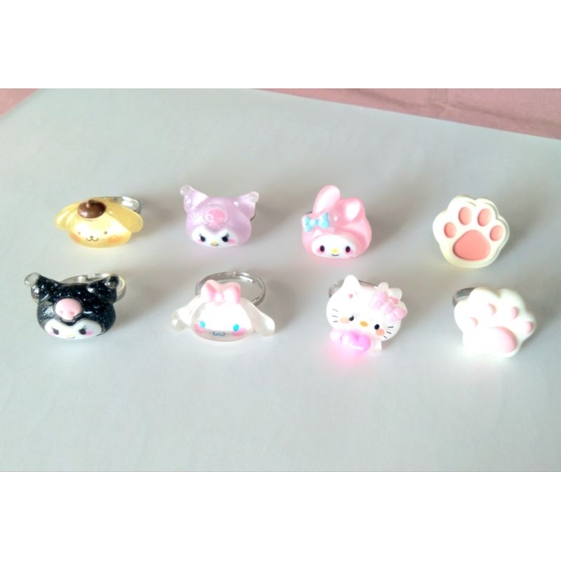 Anel ajustável personagens Sanrio e Pata de gato
