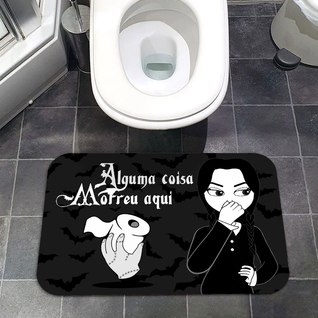 TAPETE PARA PORTA DECORATIVO - 35X60 - 2mm - WANDINHA ADDAMS ALGUMA COISA MORREU AQUI