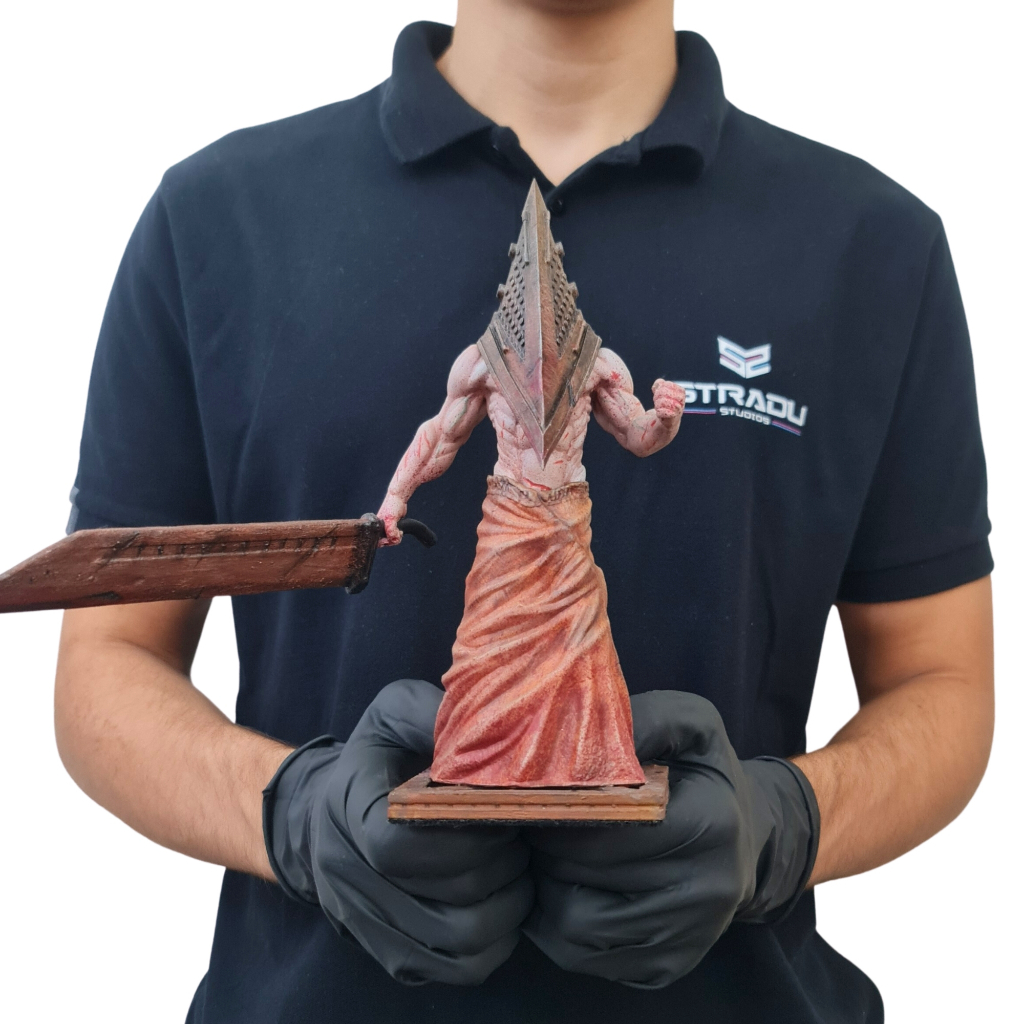 Incrível escultura do Pyramid Head do Silent Hill