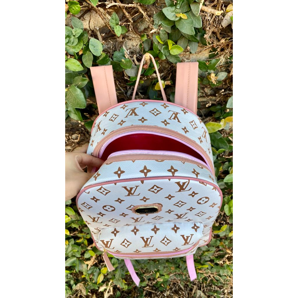 Bolsa Mochila Em Couro Louis Vuitton LUXUOSA BRANCO COM ROSA Maternidade Passeio Bebe Escolar Lv Feminina PROMOÇÃO Envio Imediato