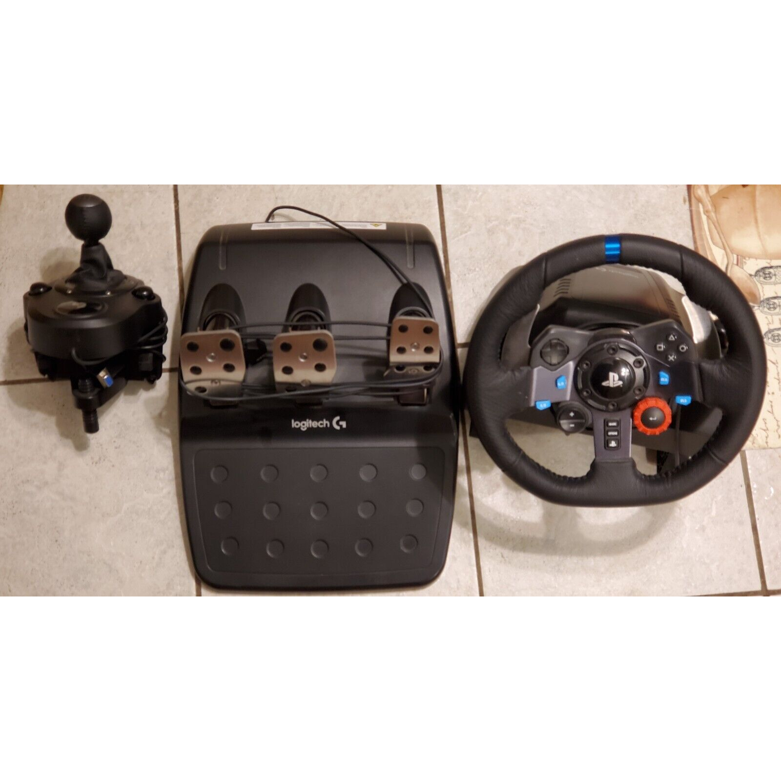 Volante Logitech G920 com pedal + Câmbio Driving Force Shifter para X-box  em Promoção na Americanas
