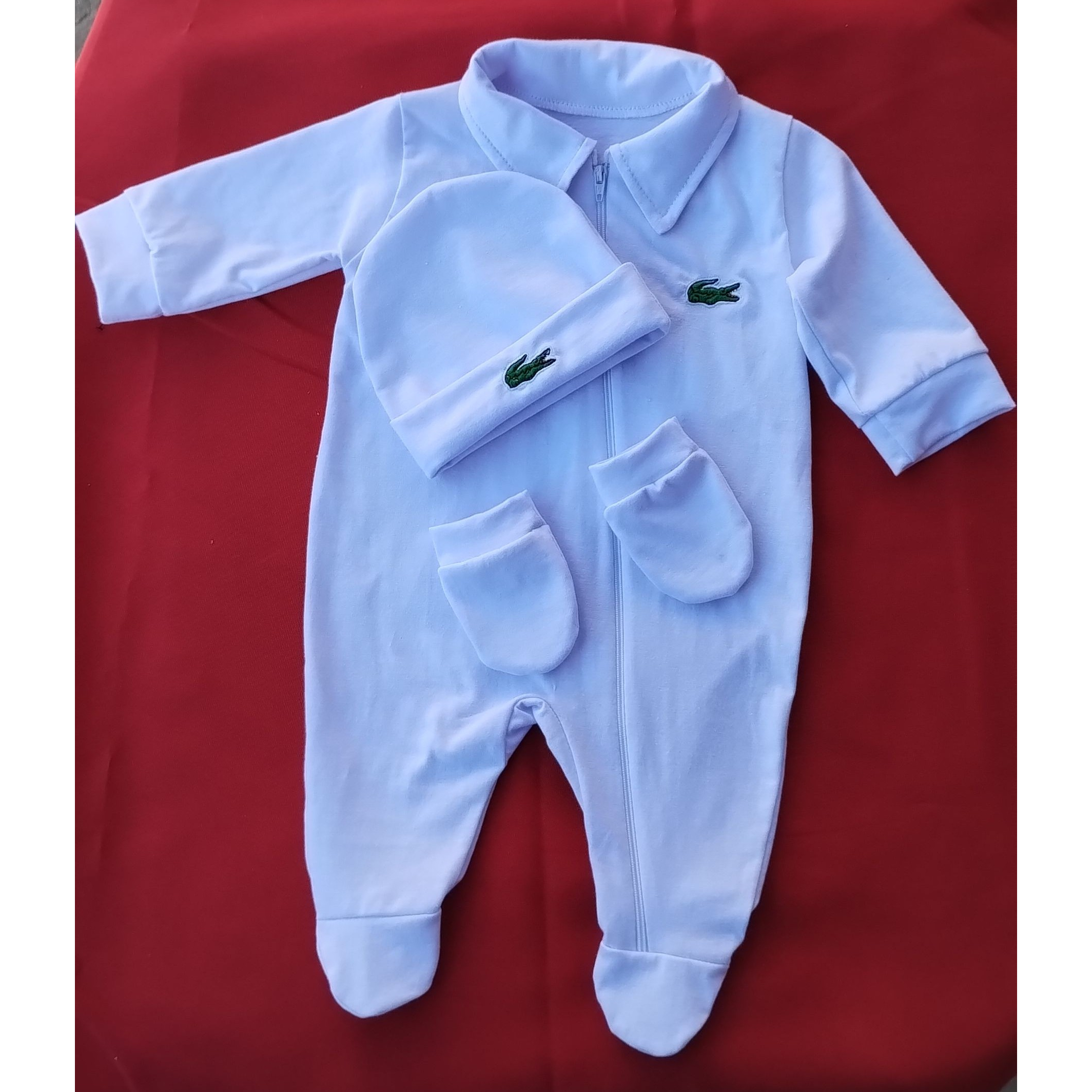 Kit saída de maternidade lacoste macacão + luva + touca recém nascido