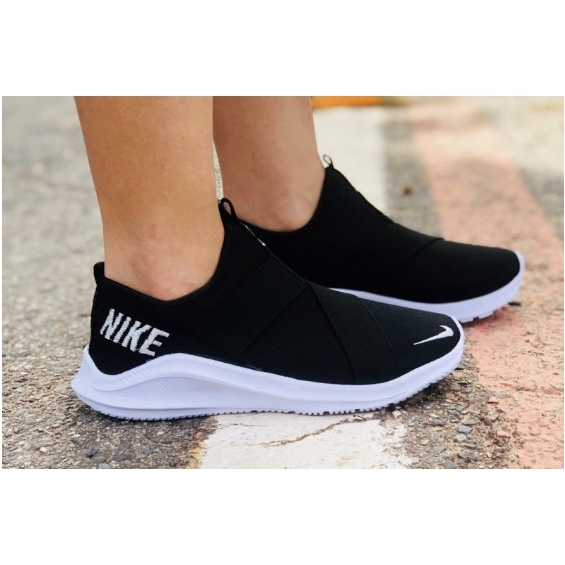 Tênis Casual Nike Feminino Modelo Slip on Sem cadarço Super leve Para o dia a dia Promoção !