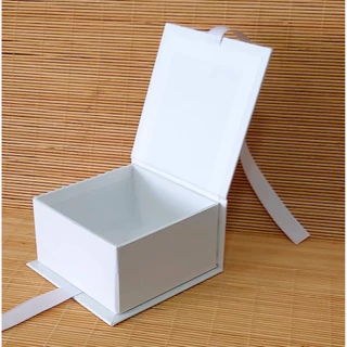 Kit com 5 Caixas Cartonadas 9x9x5 Branca com Fecho de Fita de Cetim