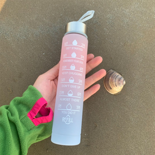 Garrafa De Água 300ml Pequena Com Cordão Tie Dye Colorida Squeeze