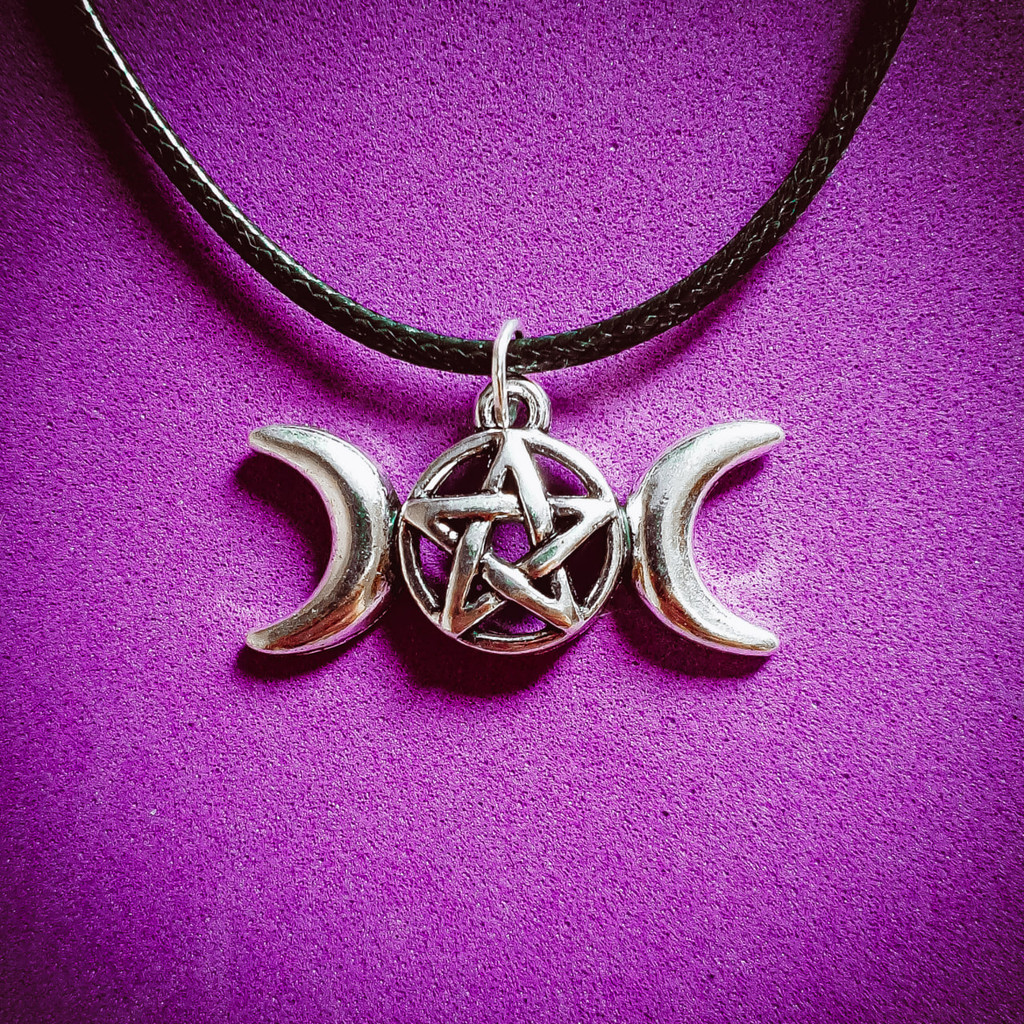 Colar Triluna, Lua tríplice, Lua Tripla, witch, wicca, witchcraft ...