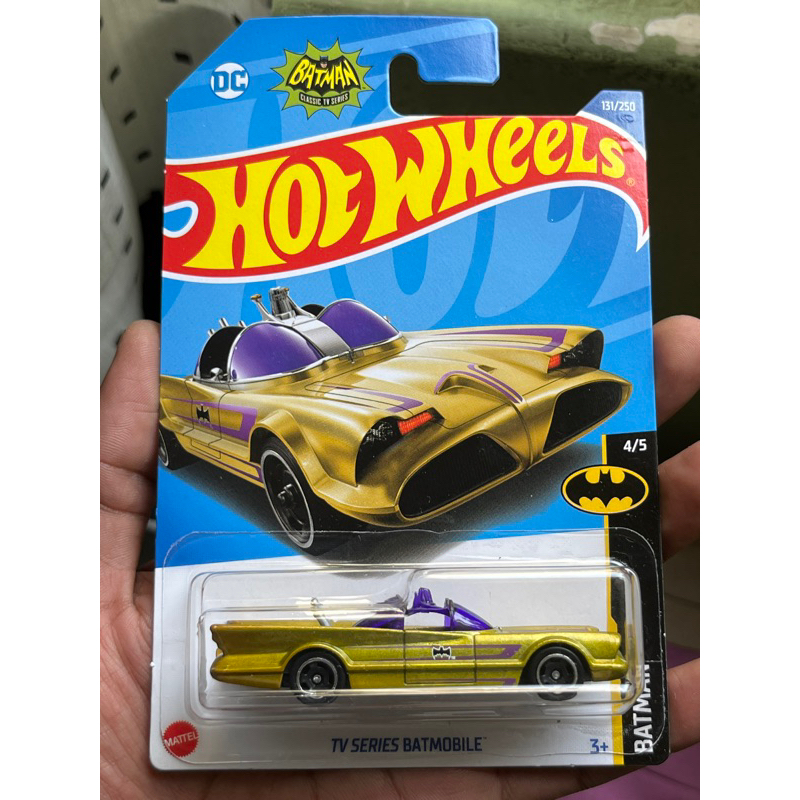 Carrinho Hot Wheels Classic TV Series Batmobile / HKG97 - Mattel