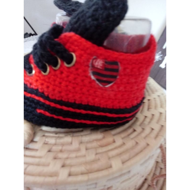 Sapatinho de croche fashion do flamengo