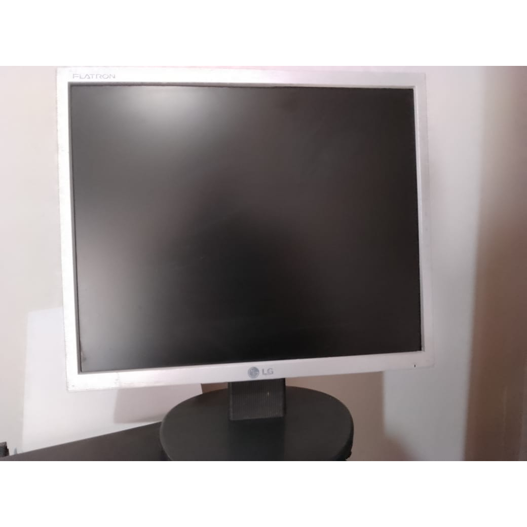 Monitor LG Flatron L1753 17Pol. RISCADO com Cabos. Shopee Brasil