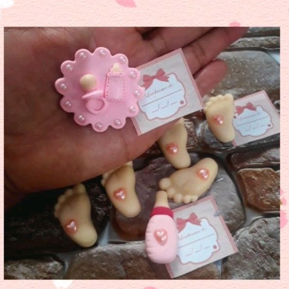 LEMBRANCINHAS CHÁ DE BEBÊ, EM BISCUIT 15UNID.( MENINAS E MENINOS ...