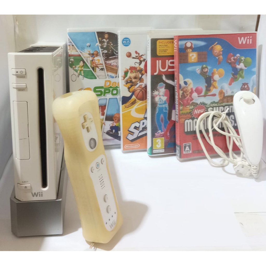 Wiiセット Nintendo Wii Japones c/ 4 Jogos Originais - Escorrega o Preço