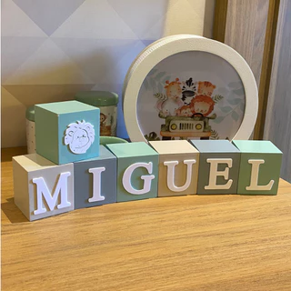 Cubo de MDF (VALOR POR CUBO) Personalizados com o Nome do Bebê em letras de Acrílico Branco - Uma Decoração Encantadora e Exclusiva