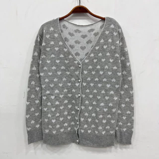 Cardigan trico Plus Size Coração com botão