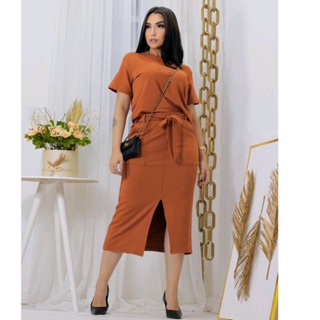 conjunto cropped alongado despojado + saia midi com fenda frontal moletinho