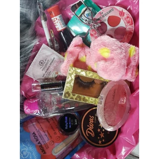 Kit Maquiagem Skin Care Recebidos das Blogueiras Caixa Mimos Glam Box Caixinha Cosméticos Produtos de Beleza