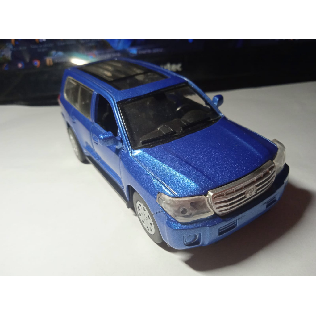 Land store cruiser toy