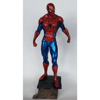 Homem Aranha de resina colecionável
