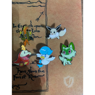 Pokémon - Box Coleção Especial Zacian Ou Zamazenta V Brilhante - Realeza  Absoluta - Livrarias Curitiba
