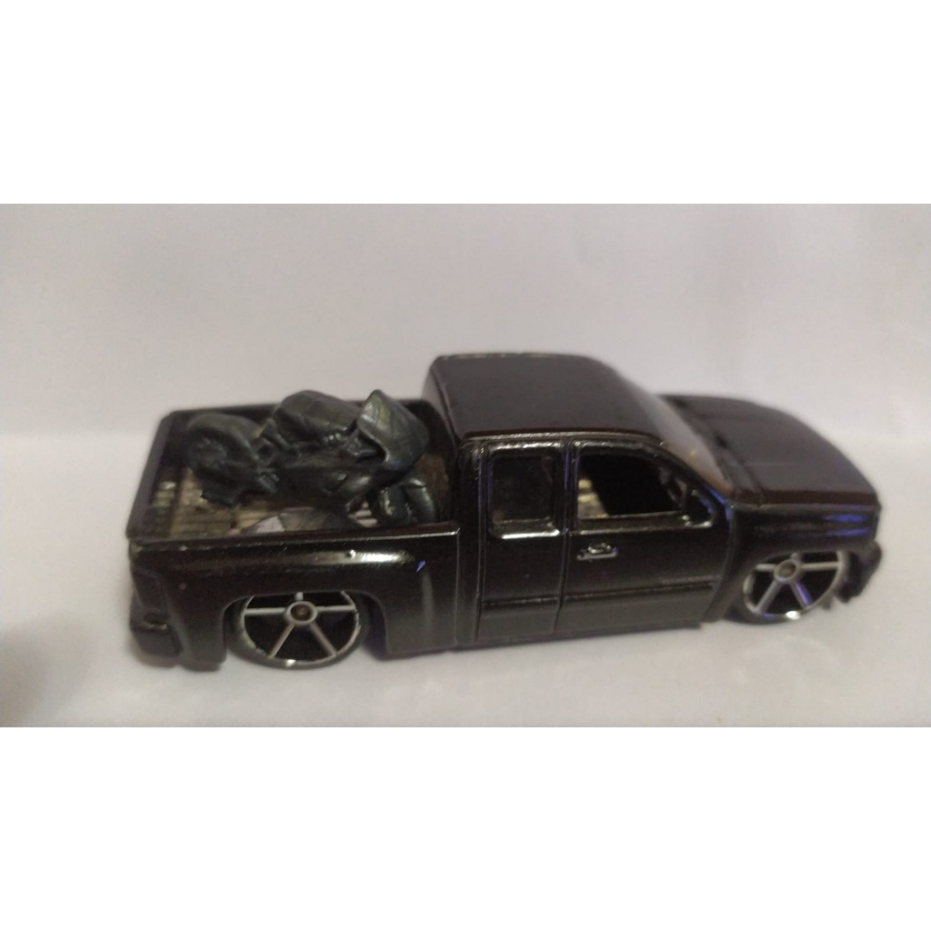 (E8-25-III) Hot Wheels Chevy Silverado (Miniatura ORIGINAL loose, com o banco da moto quebrado)