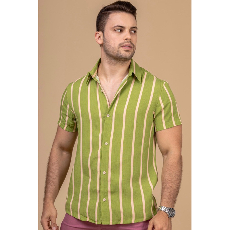 Camisa listrada masculina de Viscolinho manga curta de botão