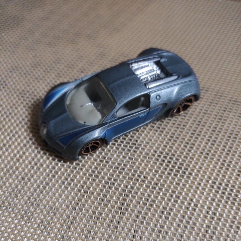 Bugatti veyron hot wheels 2002 online