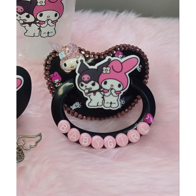 chupeta adulta preta kuromi
