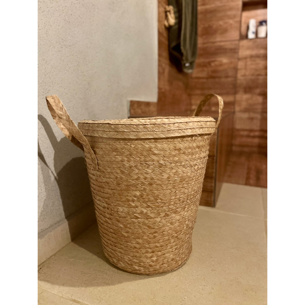 cesto de palha conico com alça e tampa (+-40cm)