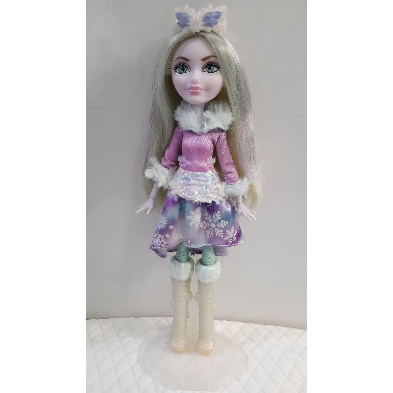 Boneca Ever After High Feitiço de Inverno Crystal Winter Mattel