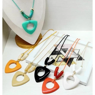 Kit 5 Max Colar resinado feminino envio sortido atacado