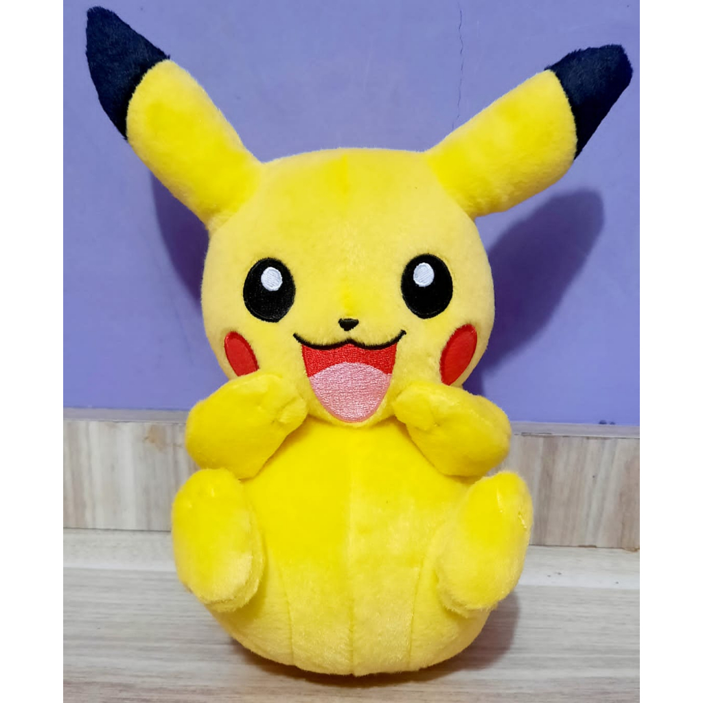 Tomy pokemon hot sale pikachu