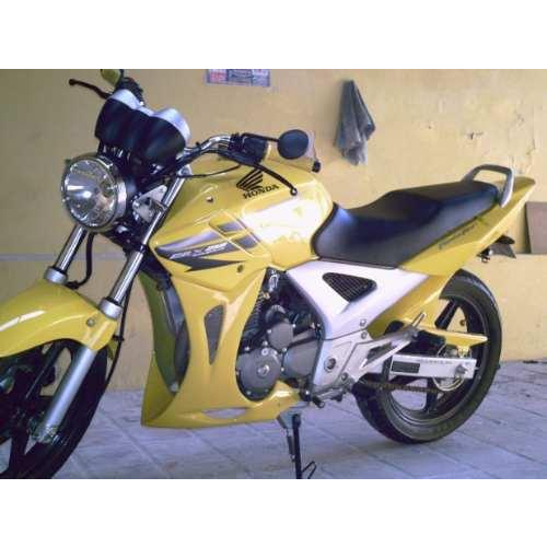 Spoiler Carenagem para CBX 250 twister até 2008, no preto fosco.