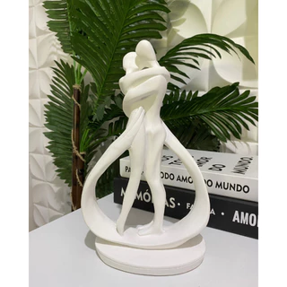 Estatua Casal De Namorados Beijando Estilizado Estatueta Decorativa Em Gesso Cru Enfeite - Sala Quarto em Oferta na Shopee