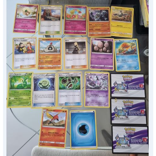 Códigos Para Resgatar On Line Pokemon TCG Aleatório 151 Obsidiana em  Chamas, Evouções em Paldea, Realeza Absoluta, Escarlate e Violete,  Tempestade Prateada, Pokemon GO