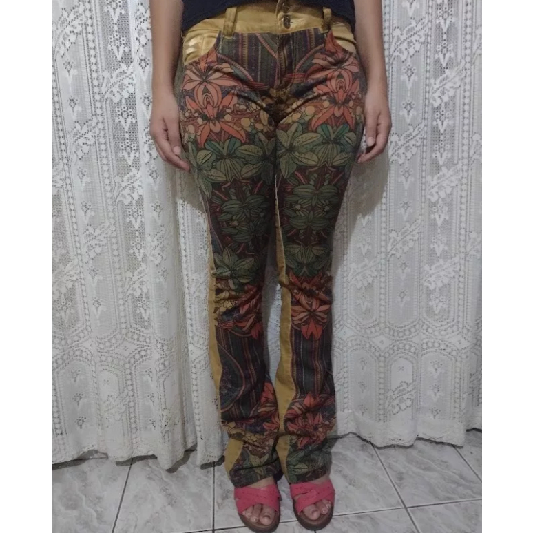 Calça flare fashion hippie