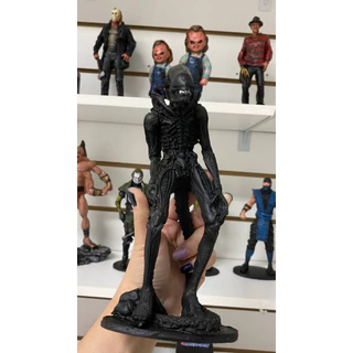 Alien Boneco Colecionável em Resina