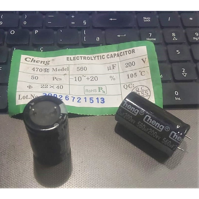 Capacitor Eletrolítico 560uf 200v terminal pré cortado 5mm