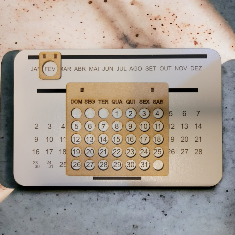 Calendário de Mesa Permanente Decorativo em MDF