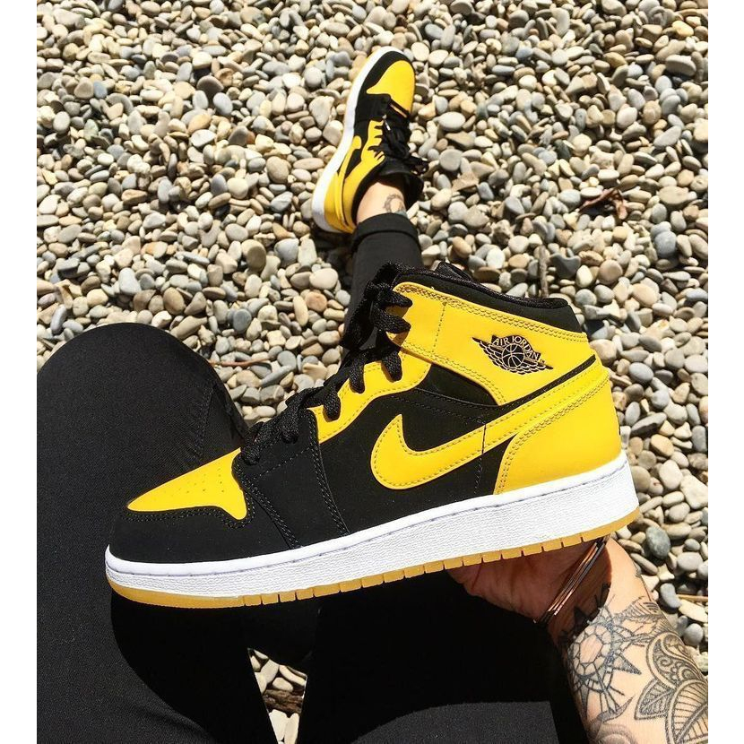 Tênis Air Jordan 1 High Botinha Preto/Amarelo Cano Alto Feminino ...
