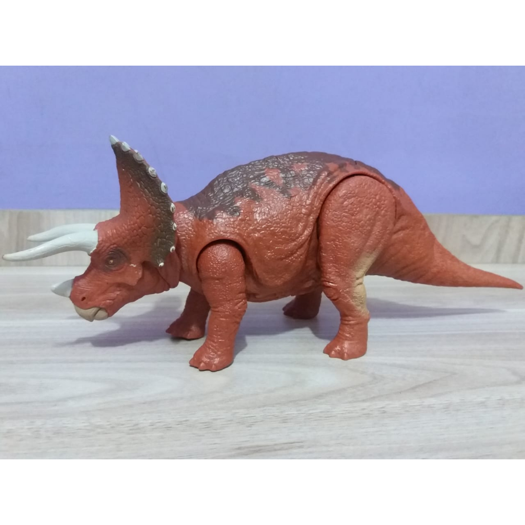 Figura Dinossauro Triceratops Jurassic World Mattel - HDX34