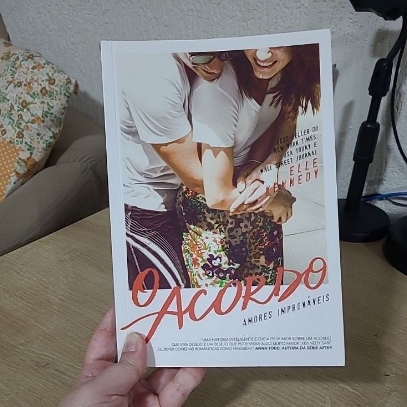 O acordo, Elle Kennedy (Livro 1 - Amores Improváveis) | Shopee Brasil