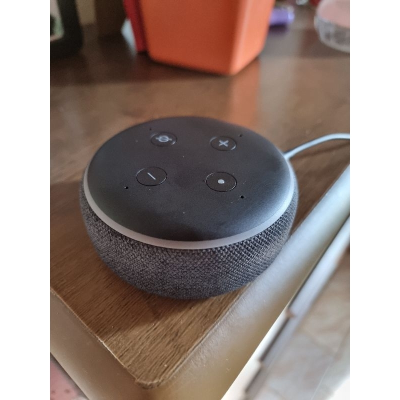 Alexa 3  Echo Dot 3rd Gen com assistente virtual Alexa charcoal  110V/240V - Escorrega o Preço