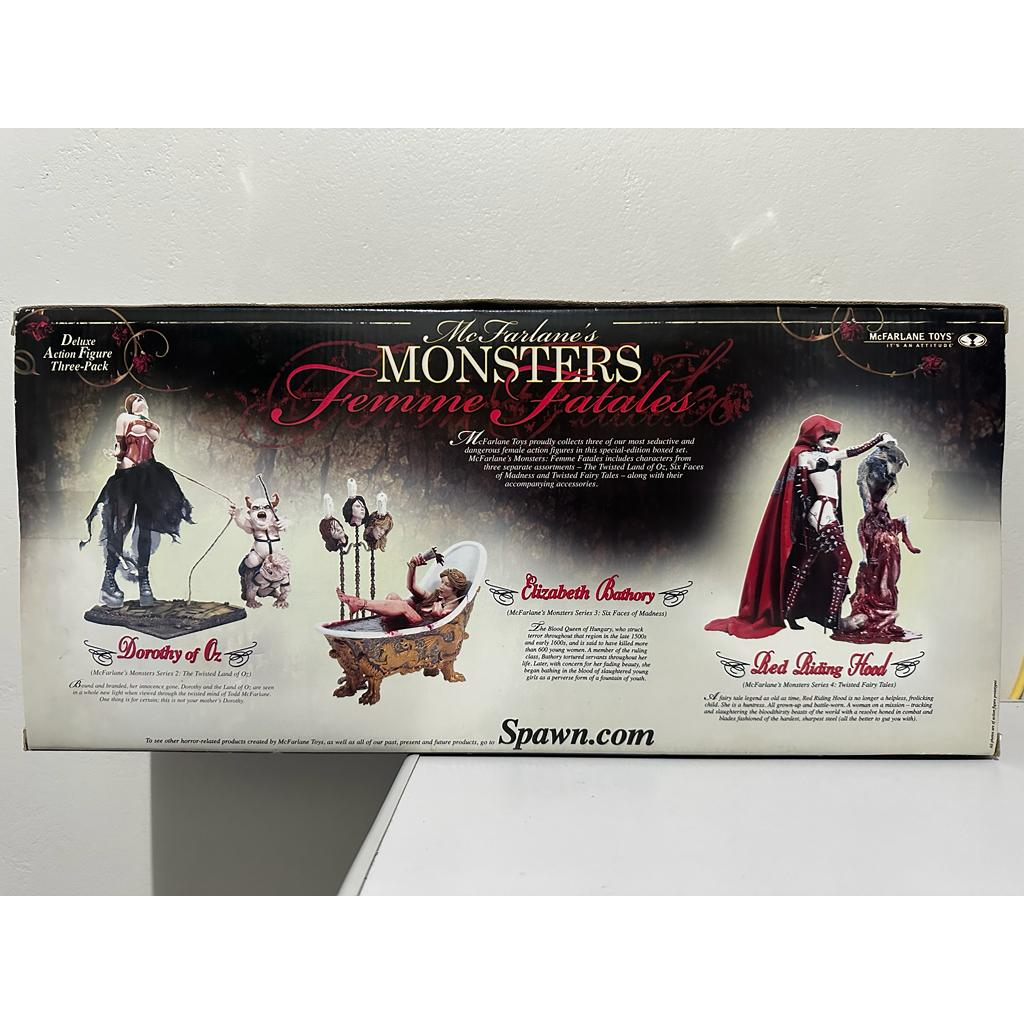 MONSTERS FEMME FATALES - MCFARLANE - DELUXE ACTION FIGURE THREE