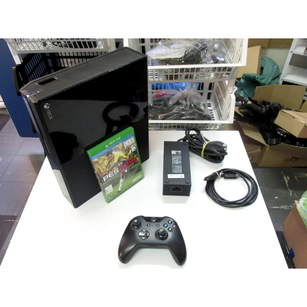 Xbox One original 500gb with orders 14 games